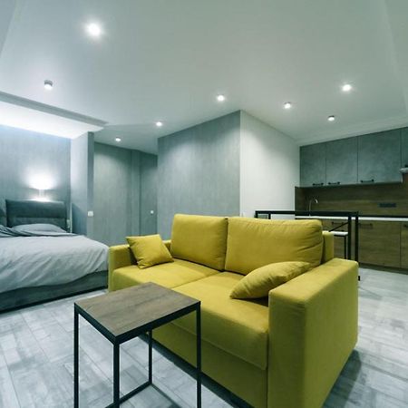 Hotrent Olympic Apartment Kyiv Exterior photo