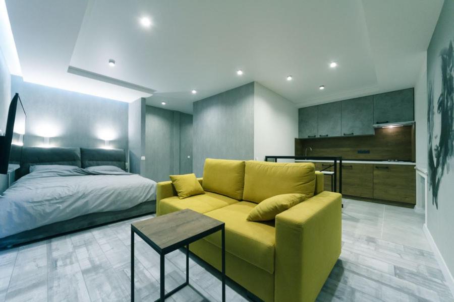 Hotrent Olympic Apartment Kyiv Exterior photo